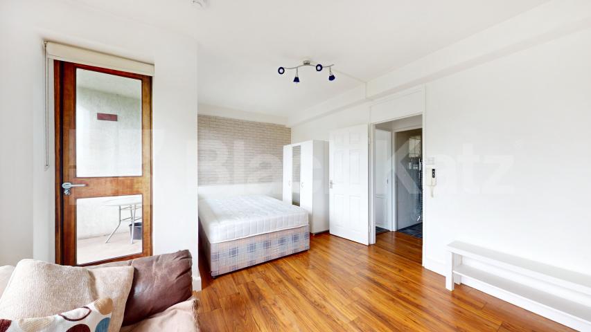 			2 Bedroom, 1 bath, 1 reception Flat			 Birkenhead Street, Kings Cross